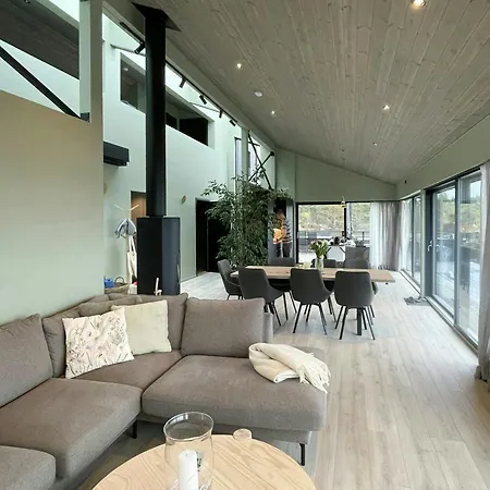Feriehus Architect's With Sea Views In